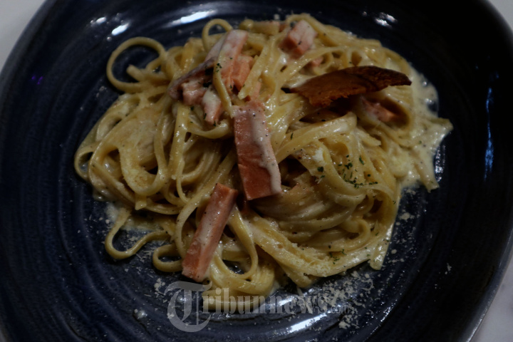 Cafe Bounce Street Asia Naughty Olive Hadir di Kelapa Gading