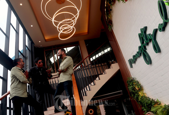 Cafe Bounce Street Asia Naughty Olive Hadir di Kelapa Gading