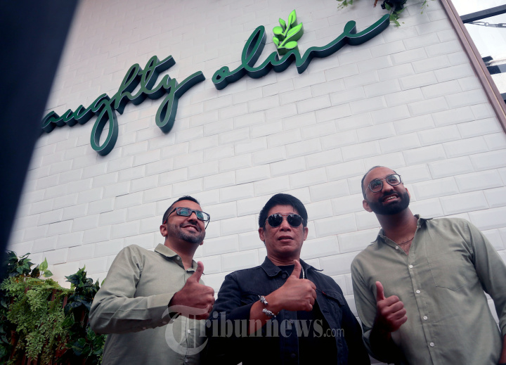 Cafe Bounce Street Asia Naughty Olive Hadir di Kelapa Gading