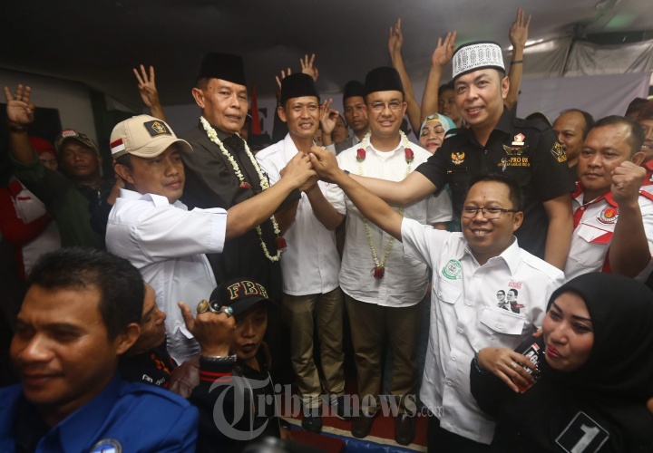 Cagub DKI Anies Sapa Pendukung Agus-Sylvi