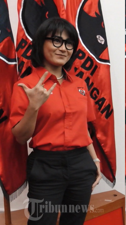 Caleg PDI Perjuangan Tamara Geraldine Konpers