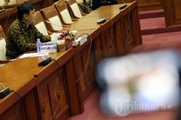 Capim KPK Surya Tjandra Jalani Fit And Proper Test Di DPR