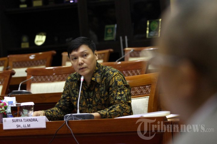 Capim KPK Surya Tjandra Jalani Fit And Proper Test Di DPR
