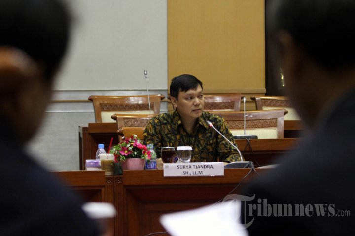 Capim KPK Surya Tjandra Jalani Fit And Proper Test Di DPR