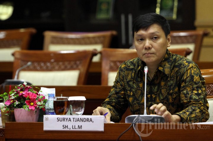 Capim KPK Surya Tjandra Jalani Fit And Proper Test Di DPR