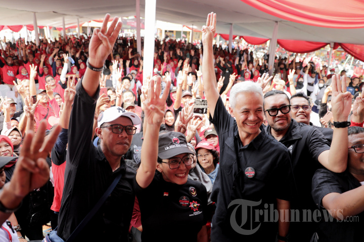 Capres Ganjar Pranowo Temui Buruh Tani dan Nelayan di Bekasi