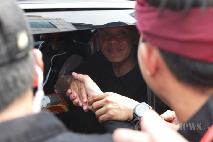 Capres Ganjar Sarapan di Pasar Lama Bekasi