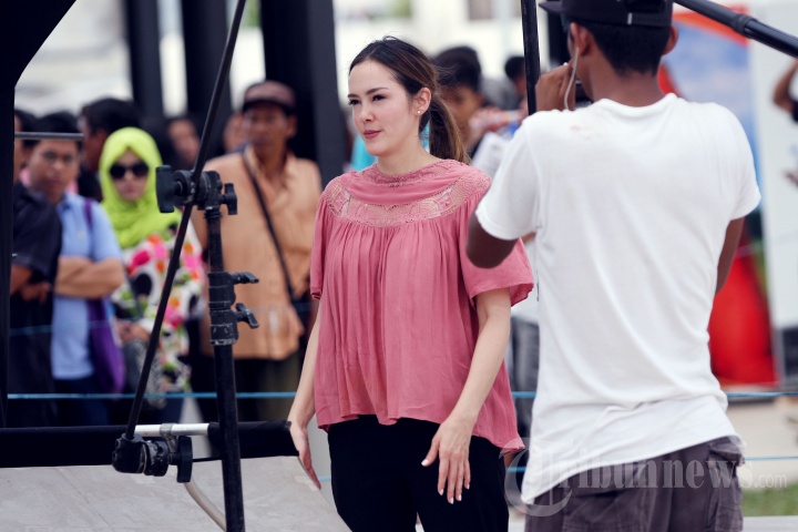 Cathy Sharon Syuting Dukungan Untuk Ahok