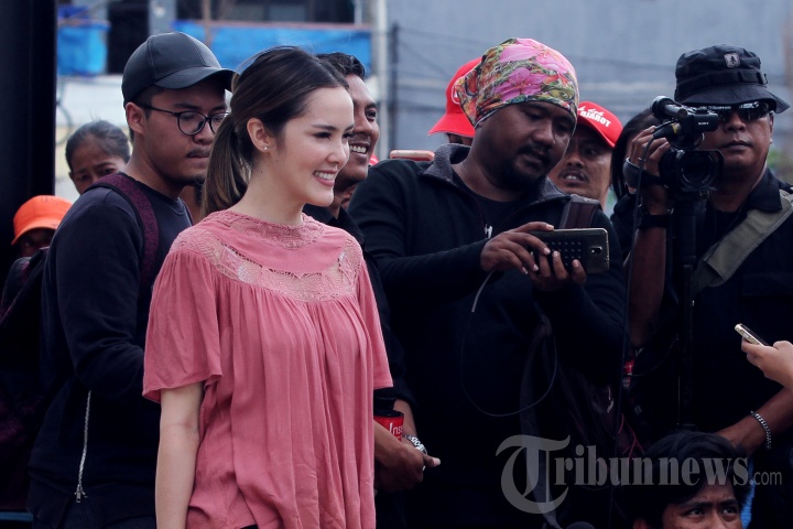 Cathy Sharon Syuting Dukungan Untuk Ahok