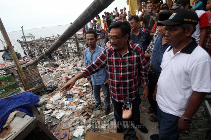 Cawagub Djarot Blusukan Ke Kampung Nelayan Cilincing