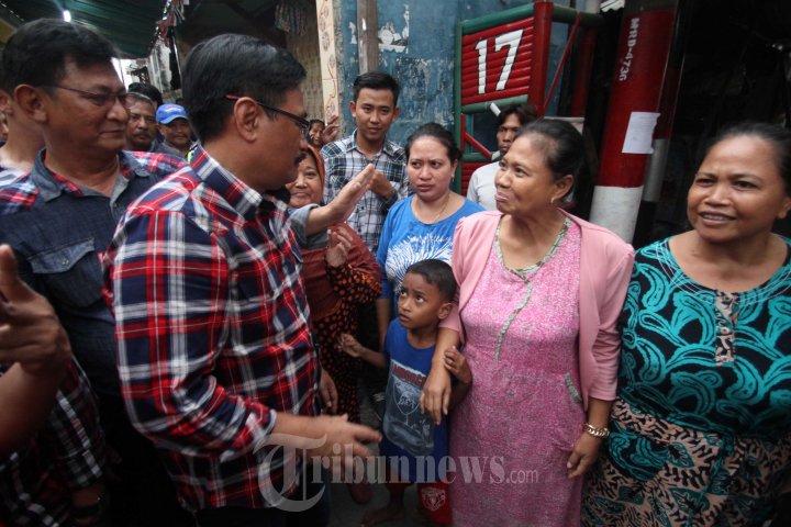 Cawagub Djarot Blusukan Ke Kampung Nelayan Cilincing
