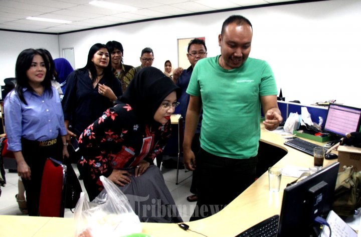 Cawagub Sylviana Kunjungi Warkot dan Tribunnews.com