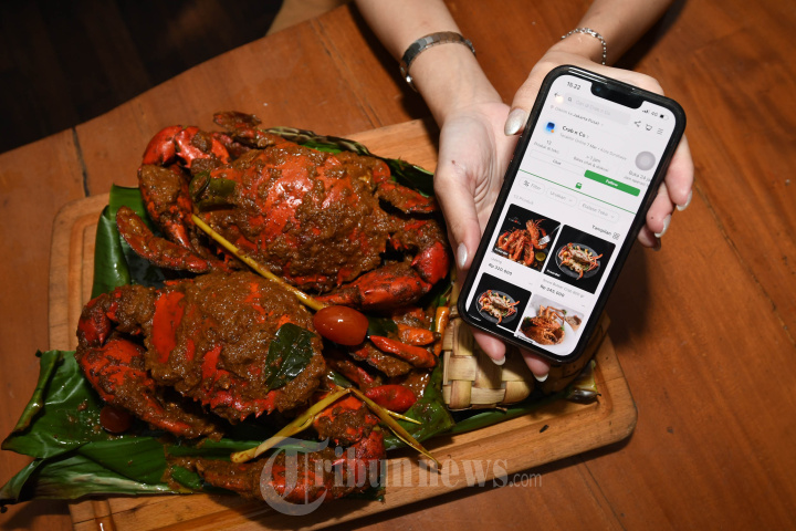 Chef Jimmy Irawan Menyajikan Kepiting Rempah