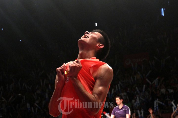 Chen Long Pertahankan Gelar Juara Dunia