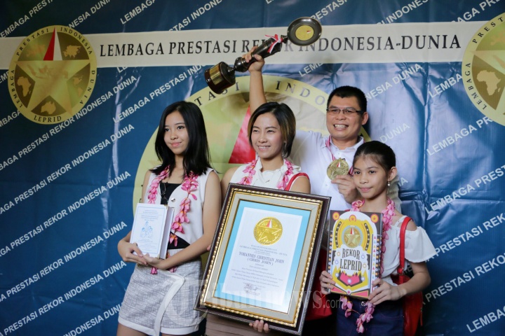 Chris John Mendapat Penghargaan The Legend Award