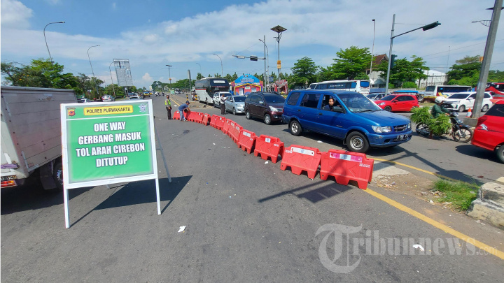 Cikopo Macet Imbas One Way Tol Cikampek