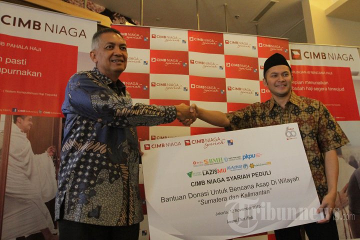 CIMB Niaga Serahkan Bantuan untuk Korban Asap