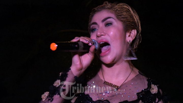 Cinta Penelope Hadiri Pemutaran Film 3 Pilihan Hidup