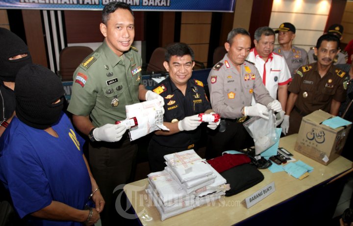 CNT Kanwil DJBC Kalbar Tangkap Pengedar Narkoba