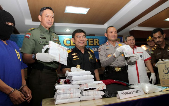 CNT Kanwil DJBC Kalbar Tangkap Pengedar Narkoba