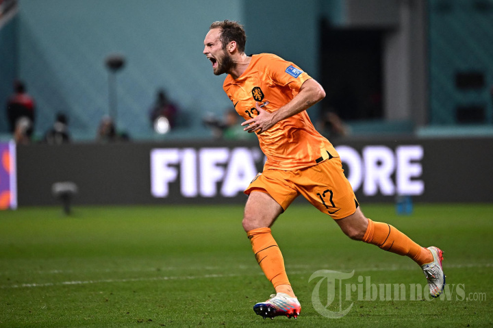Daley Blind Selebrasi usai Mencetak Gol