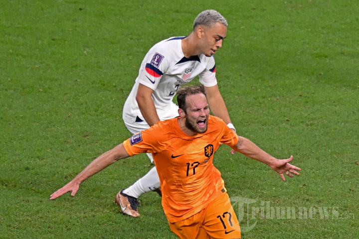 Daley Blind Selebrasi usai mencetak Gol