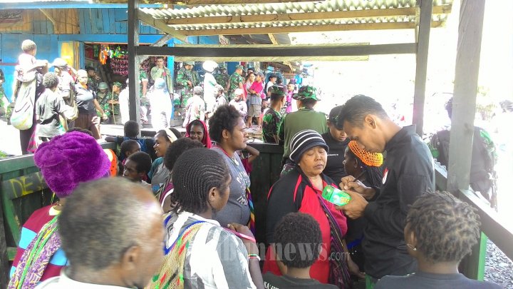 Dansatgas Yonif 509/Kostrad Adakan Pengobatan Gratis Masyarakat