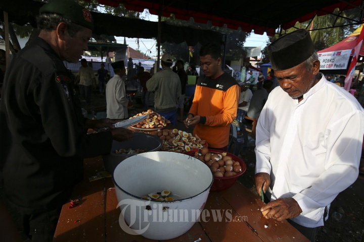 Dapur Korban Gempa Aceh