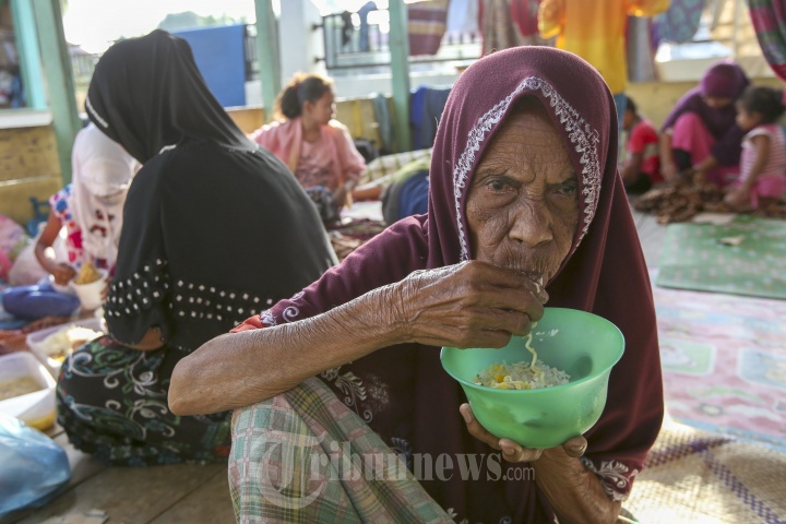 Dapur Korban Gempa Aceh