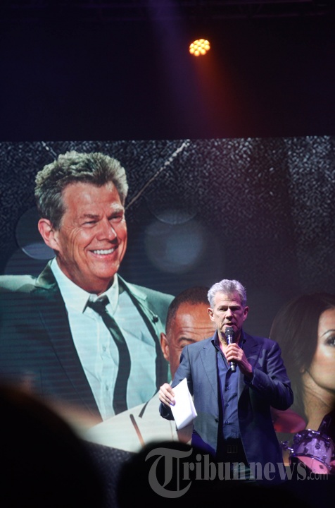 David Foster & Friends di Dyandra Convention Center
