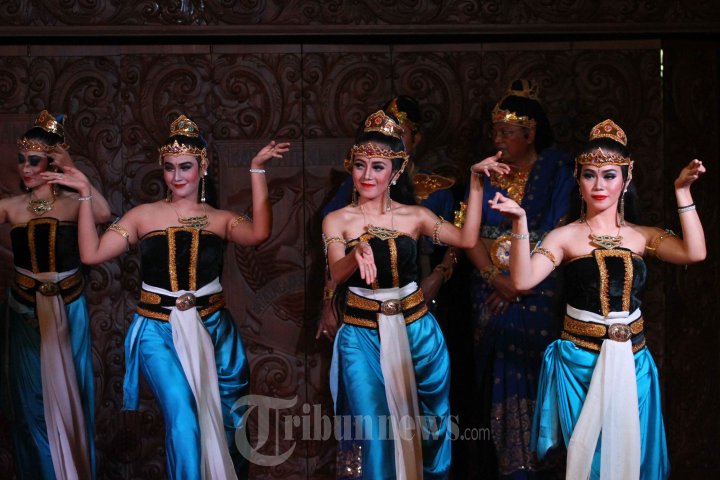 Dayang Singosari Menari Sambut Mendikbud