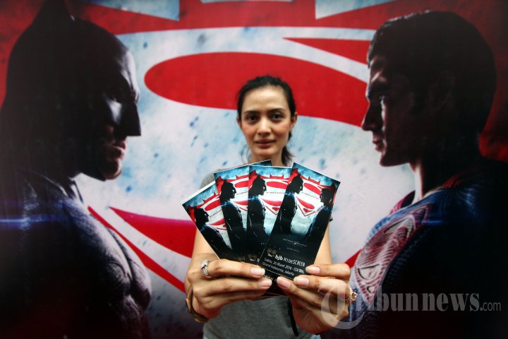 Demam Film Batman vs Superman di Jakarta