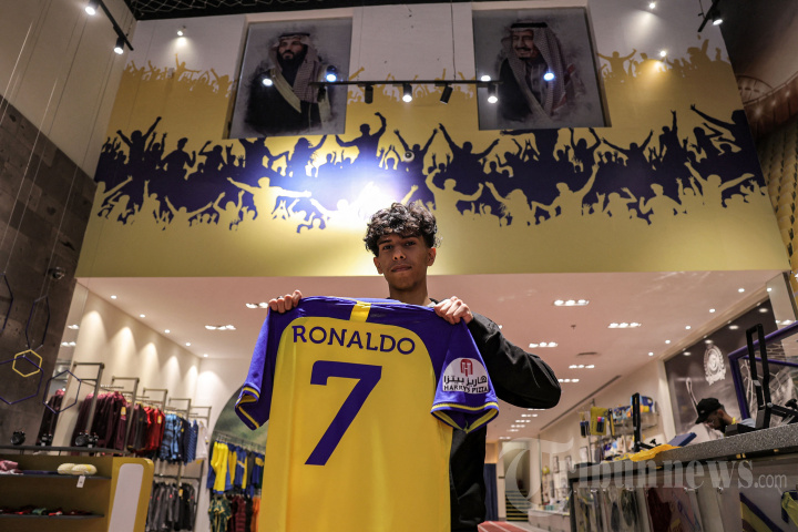 Demam Ronaldo Landa Arab Saudi