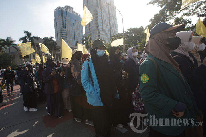 Demo BEM SI Tolak Pengesahan UU KUHP