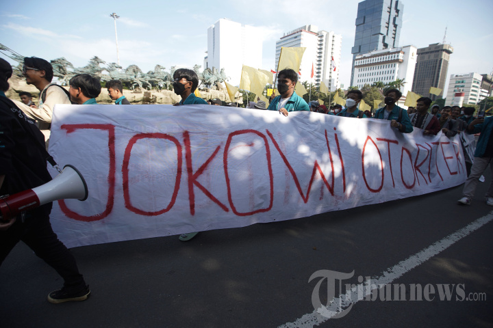 Demo BEM SI Tolak Pengesahan UU KUHP