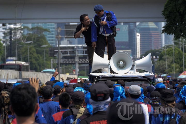 Demo Buruh Di Depan MPR