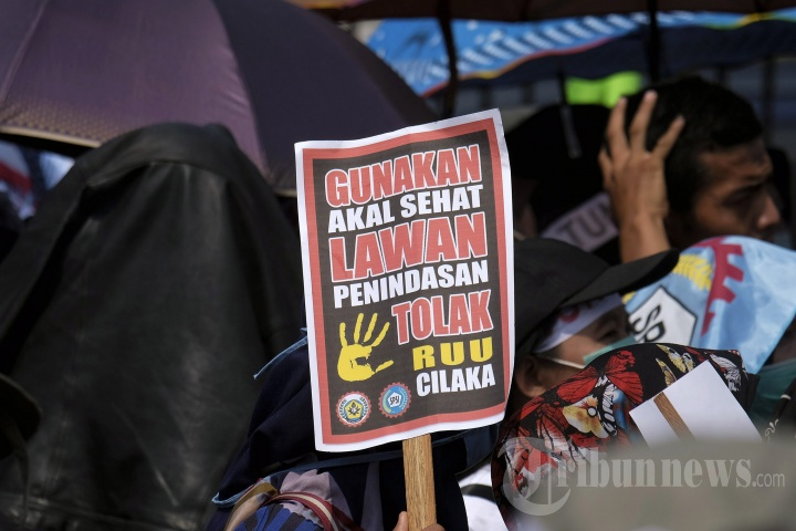 Demo Buruh Di Depan MPR