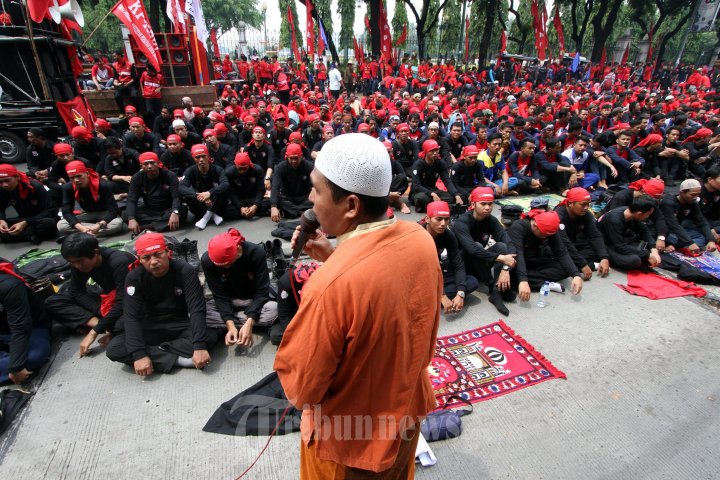 Demo Buruh Peringati May Day