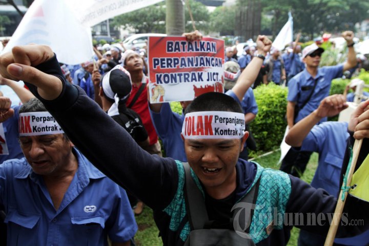 Demo Desak KPK Usut Kasus Perpanjangan Kontrak JICT