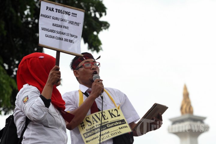 Demo Guru Honorer Di Istana Merdeka