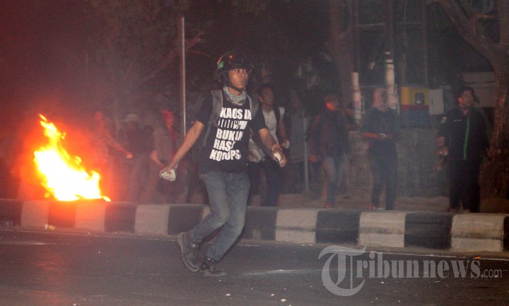 Demo HMI Gowa Berujung Bentrok dengan Aparat