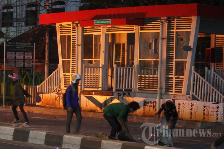 Demo HMI Gowa Berujung Bentrok dengan Aparat