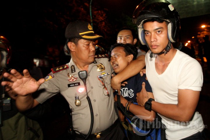 Demo HMI Gowa Berujung Bentrok dengan Aparat