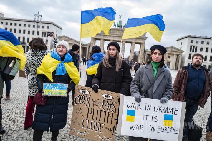 Demo Mengecam Konflik Rusia-Ukraina