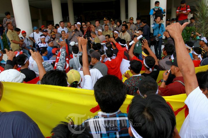 Demo Menolak Kembalinya Anggota Eks Gafatar di Pontianak
