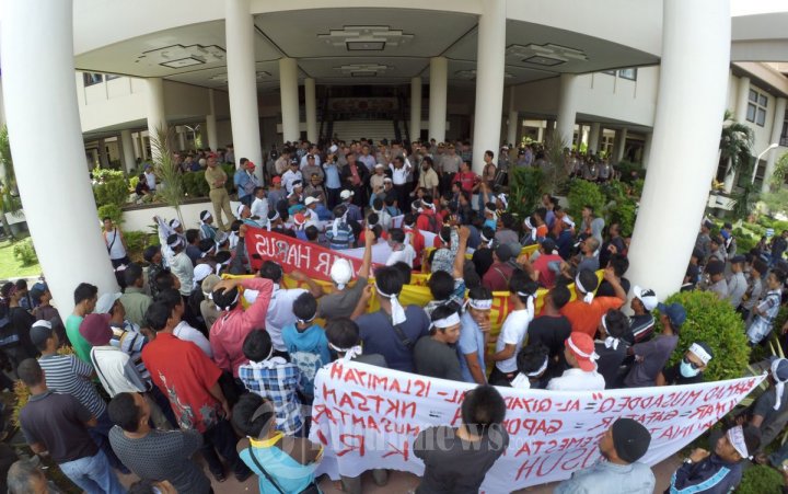 Demo Menolak Kembalinya Anggota Eks Gafatar di Pontianak