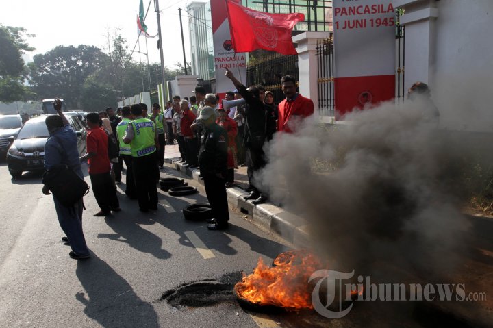 Demo Peringatan 27 Juli