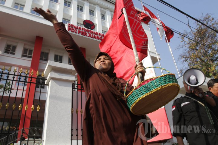 Demo Peringatan 27 Juli