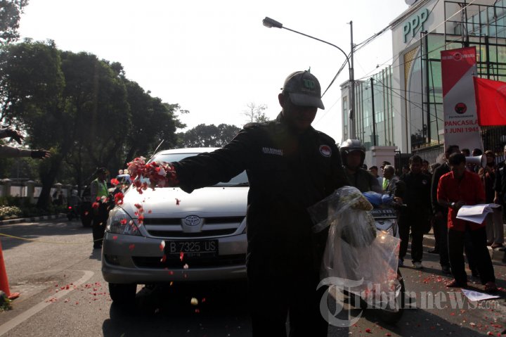 Demo Peringatan 27 Juli