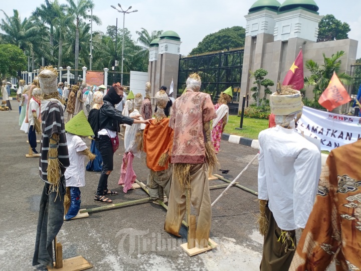 Demo Petani Peringati Hari Tani Nasional